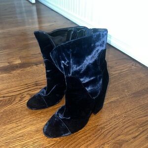 Elegant Velvet Ankle Boots - Black